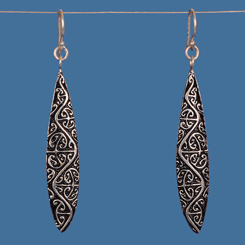 Maori design silver plated earrings. SBE005