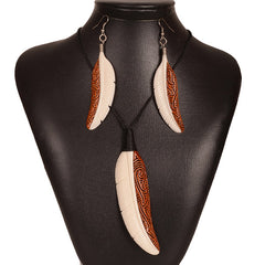 Bone feather earring. BE021