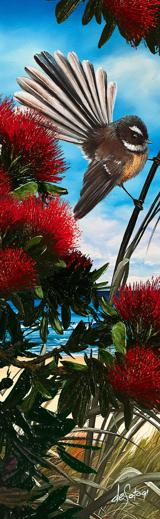 Glass Art Piwakawak Pohutakawa - GAD013
