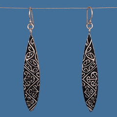 Maori design silver plated earrings. SBE004